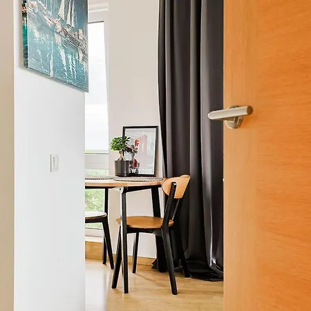 The Sadovnikov Spot, Modern, Bright & Parking *