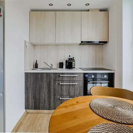 The Sadovnikov Spot, Modern, Bright & Parking Appartement Riga