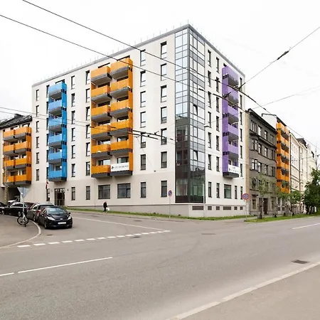 The Sadovnikov Spot, Modern, Bright & Parking Appartement Riga